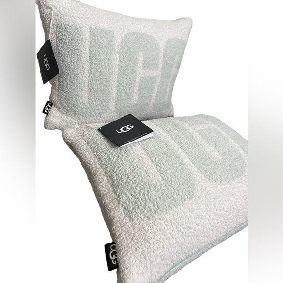 UGG Poppy Logo Pillow Set Of 2 - Picture 4 of 9